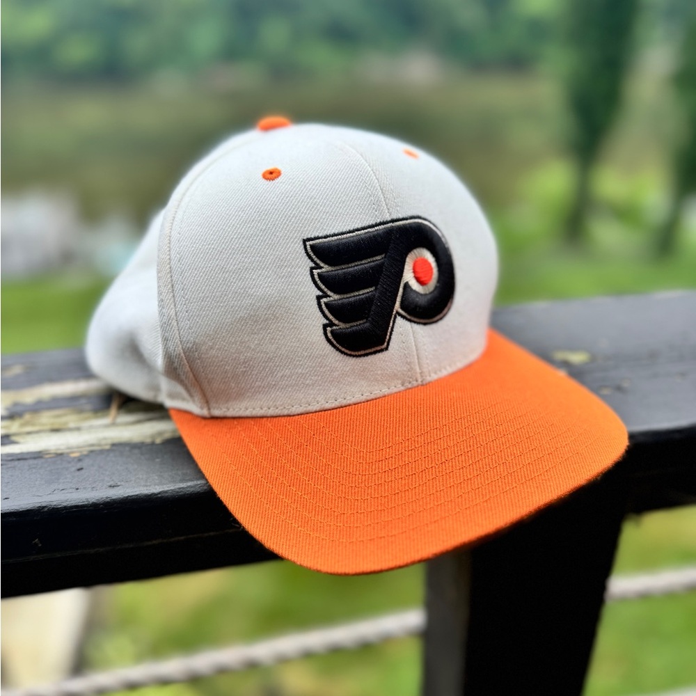 Mitchell & Ness Philadelphia Flyers Hat